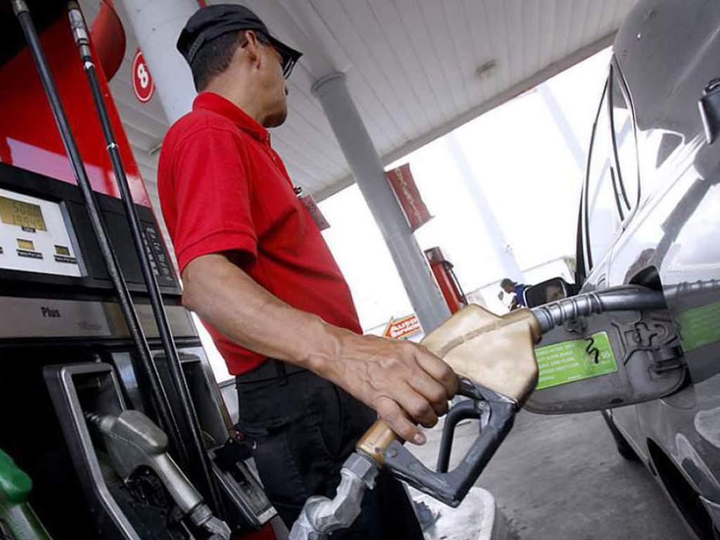 Congelan los precios de todos los combustibles