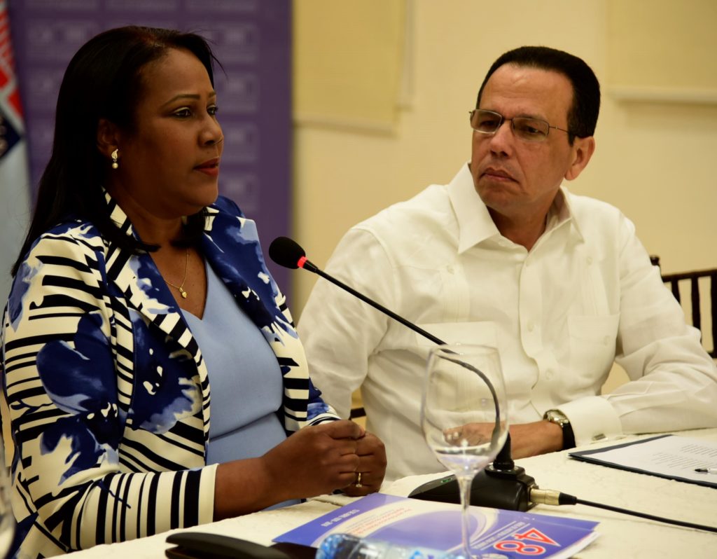 Peña Mirabal dice ADP «politiza» tema educativo; niega Gonzalo pretenda despojar del 4%