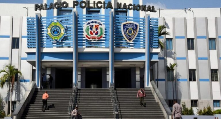 Policía Nacional investiga caso de desaprensivos que figuran en video asaltando a ciudadano en plena vía pública