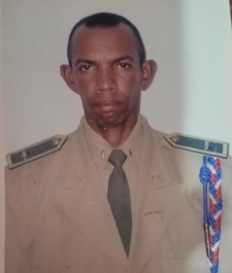 de tres disparos capitán pensionado del Ejército en Pedro Brand