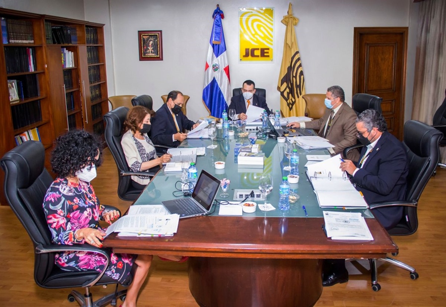 Pleno de la JCE responde denuncia de Fuerza del Pueblo sobre designaciones y convoca partidos a consulta previa