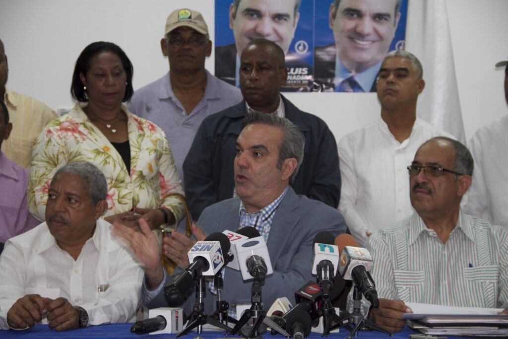 Presidente Abinader suspende de manera temporal a Leonardo Faña como director IAD