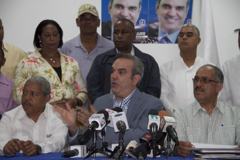 Presidente Abinader suspende de manera temporal a Leonardo Faña como director IAD