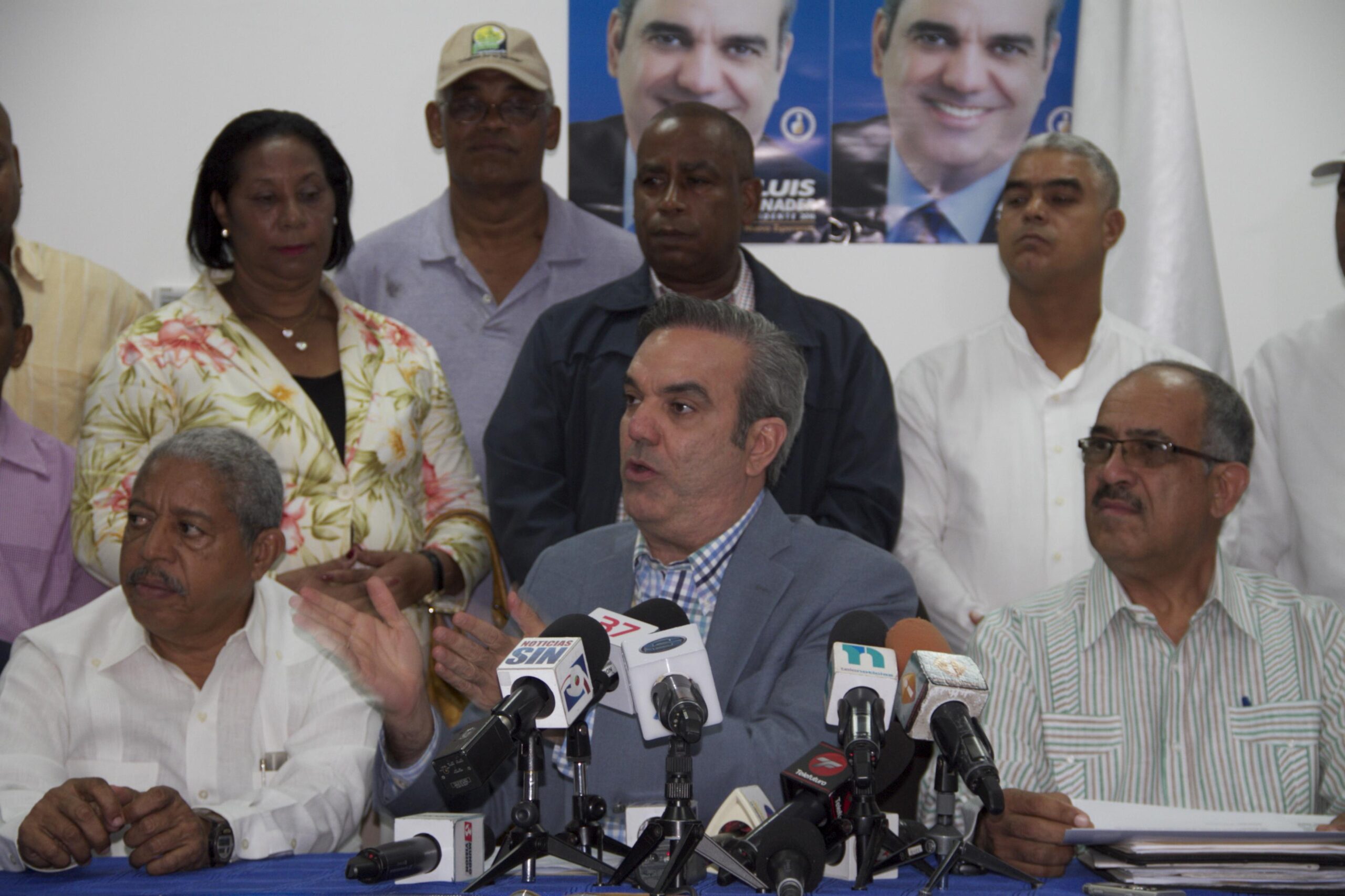 Presidente Abinader suspende de manera temporal a Leonardo Faña como director IAD