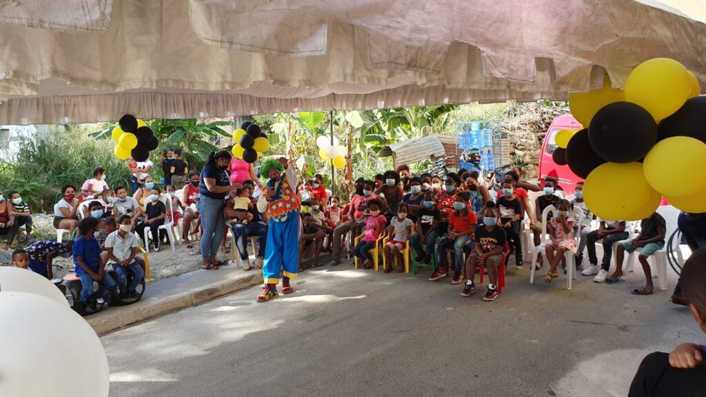 Regidor José Miguel Brand celebra Día de Reyes a niños de Villa Mella
