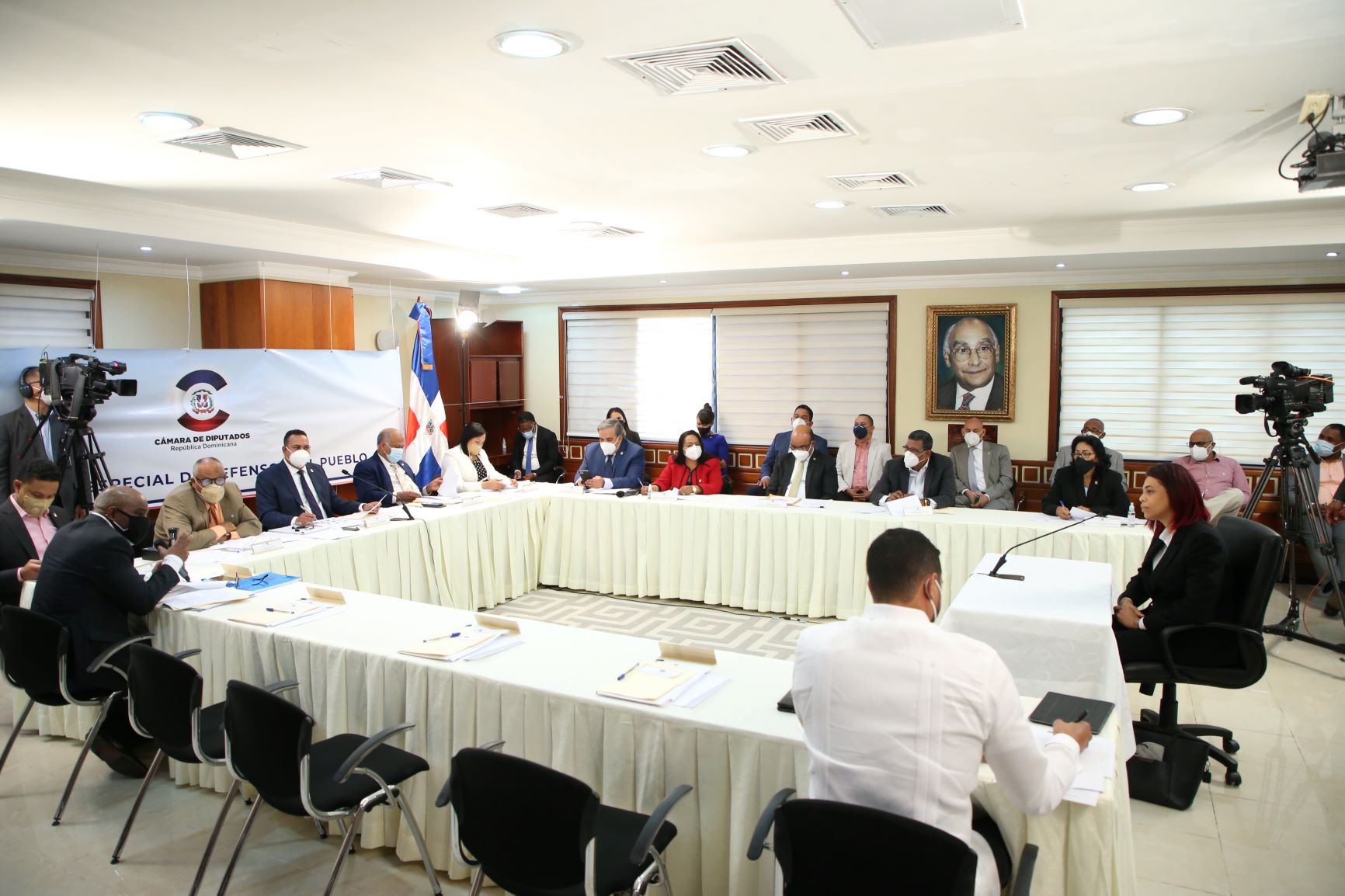 Diputados inician entrevistas a postulantes para Defensor del Pueblo y sus Adjuntos