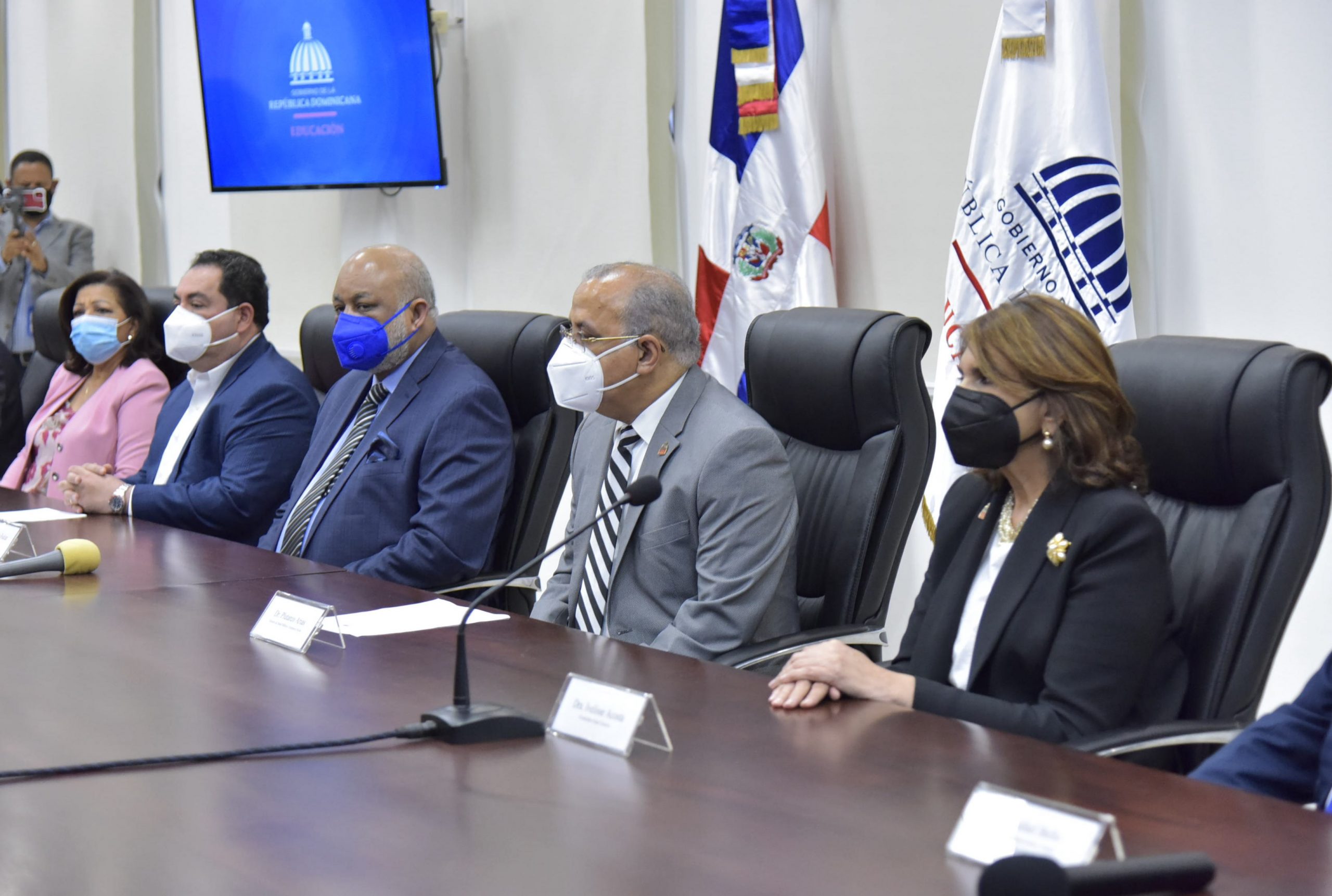 Educación y Salud Pública trabajan plan para el momento del retorno gradual a la presencialidad