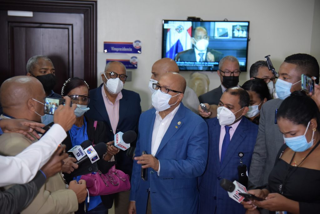 Alfredo Pacheco defendió construcción de valla perimetral en frontera dominico-haitiana