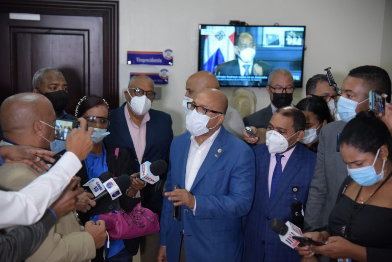 Alfredo Pacheco defendió construcción de valla perimetral en frontera dominico-haitiana