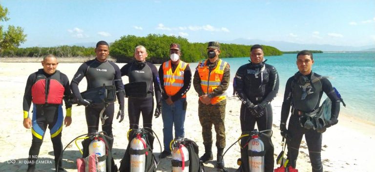 Defensa Civil busca adolescente desaparecido en playa “La Caobita” en Azua