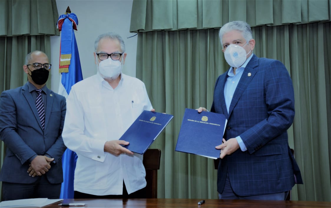 El Senado de la República y el Ministerio de Economía, Planificación y Desarrollo firman acuerdo de cooperación interinstitucional que busca la optimización de las funciones legislativas