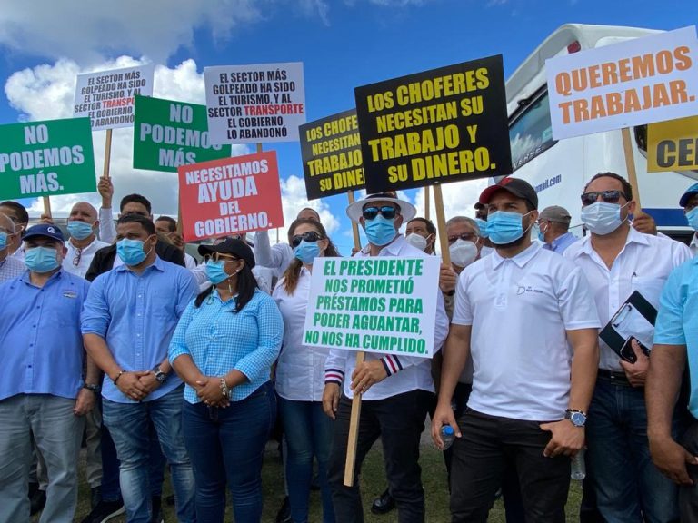Transportistas turísticos anunciaron paro de operaciones