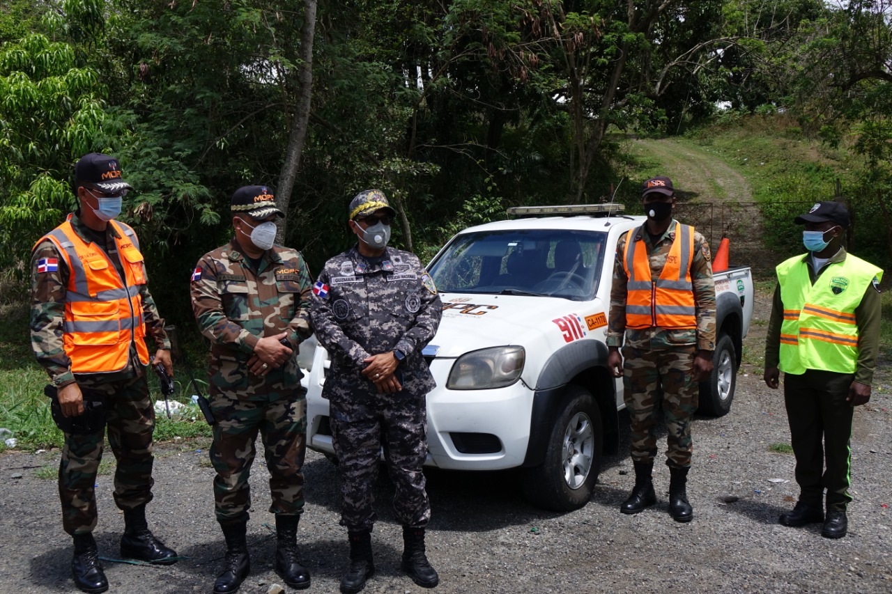 Directores de DIGESETT y COMIPOL hacen recorrido de supervisión para hacer cumplir la disposición del presidente Luis Abinader