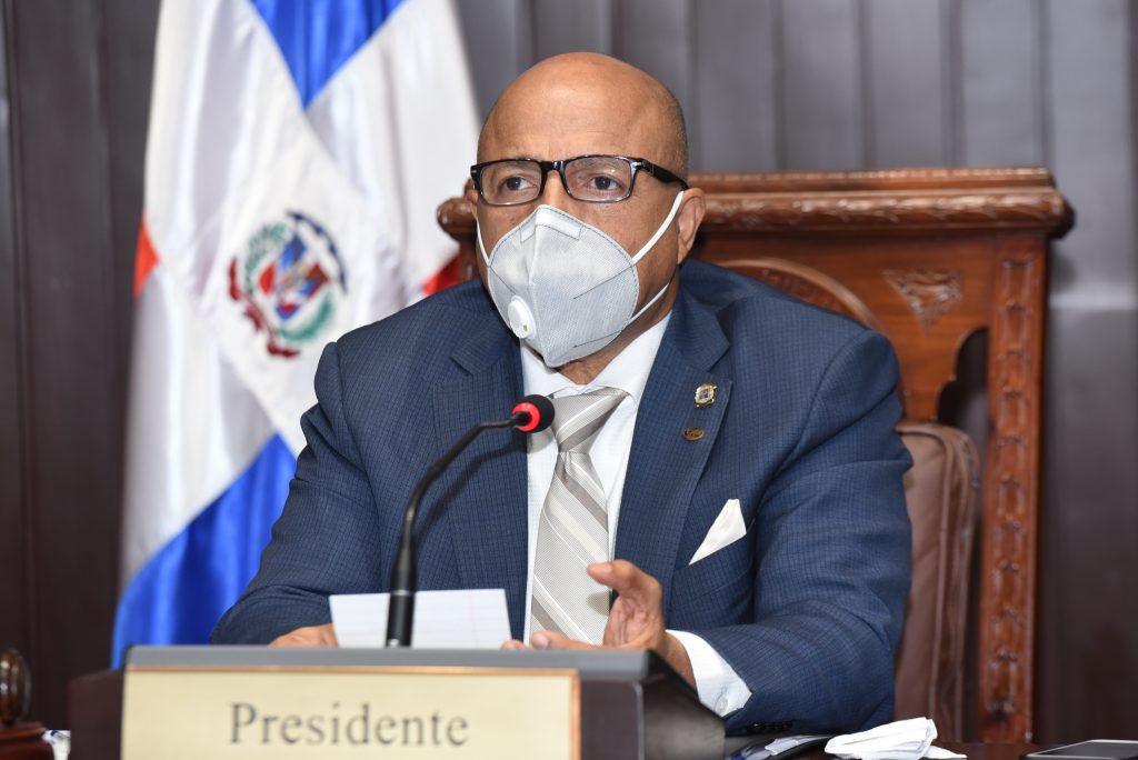 Pacheco se disculpa ante el país y disputados por incidente de este miércoles