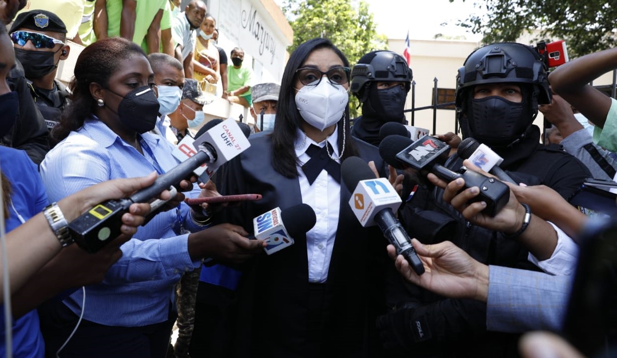 imposición de un año de prisión para los seis imputados de provocar muerte Eliza Muñoz Marte y Joel Eusebio Díaz Ferrer