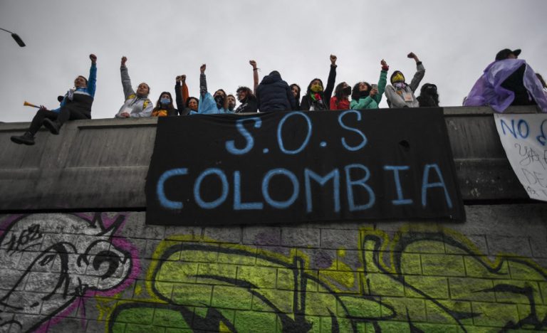 Duque llama a un diálogo con «todos los sectores» por protestas en Colombia