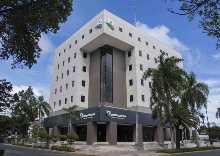 Banreservas invertirá en dos proyectos de innovación tecnológica