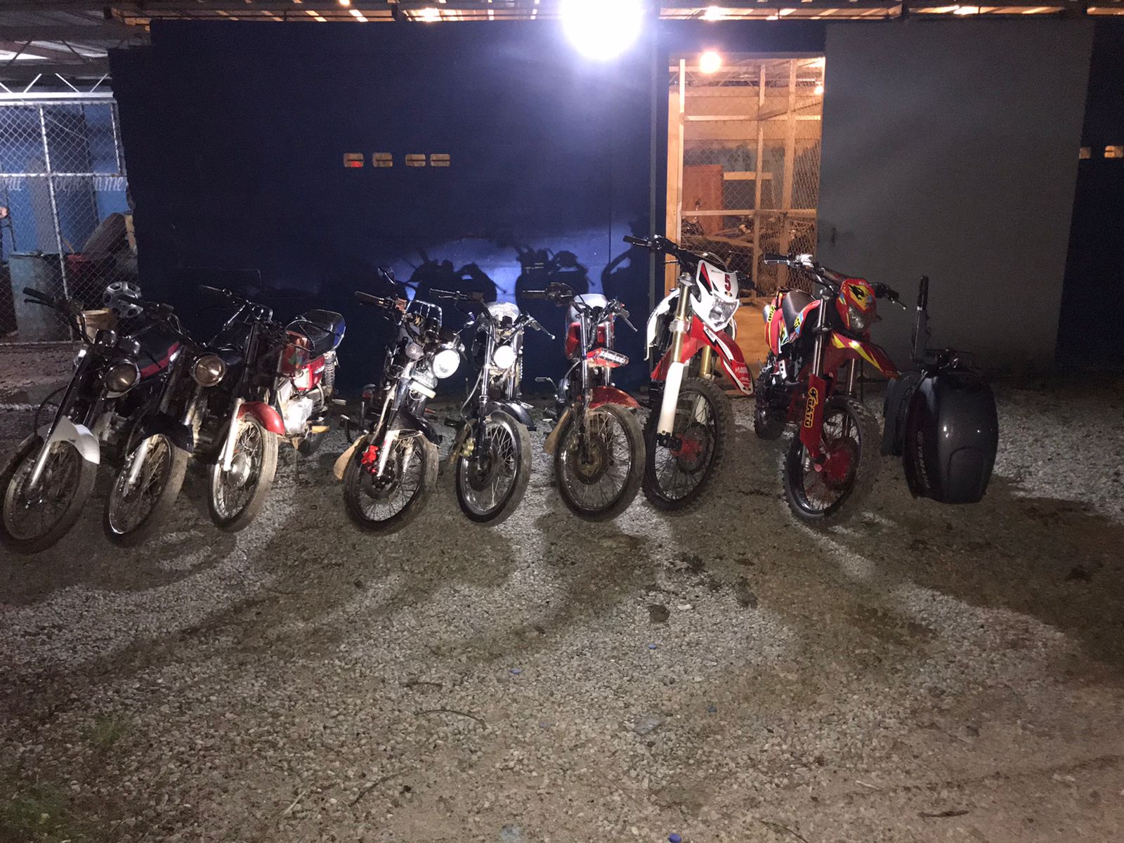 DNCD OCUPA 66 PAQUETES PRESUMIBLEMENTE COCAÍNA EN FINCA DE SAMANÁ