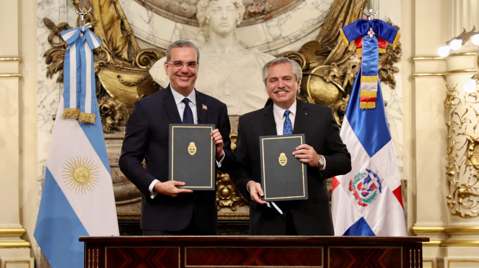 Presidentes de República Dominicana, Luis Abinader y de Argentina, Alberto Fernández, firmaron este miércoles tres acuerdos de cooperación