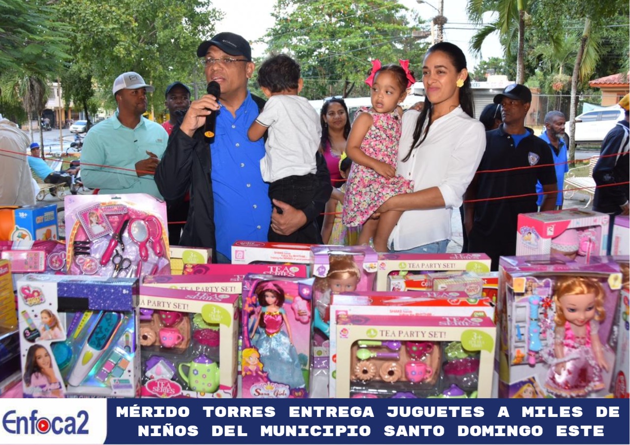 Mérido Torres entrega juguetes a miles de niños del Municipio Santo Domingo Este