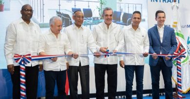 Abinader inaugura Centro de Formación Mamá Tingó en SDN