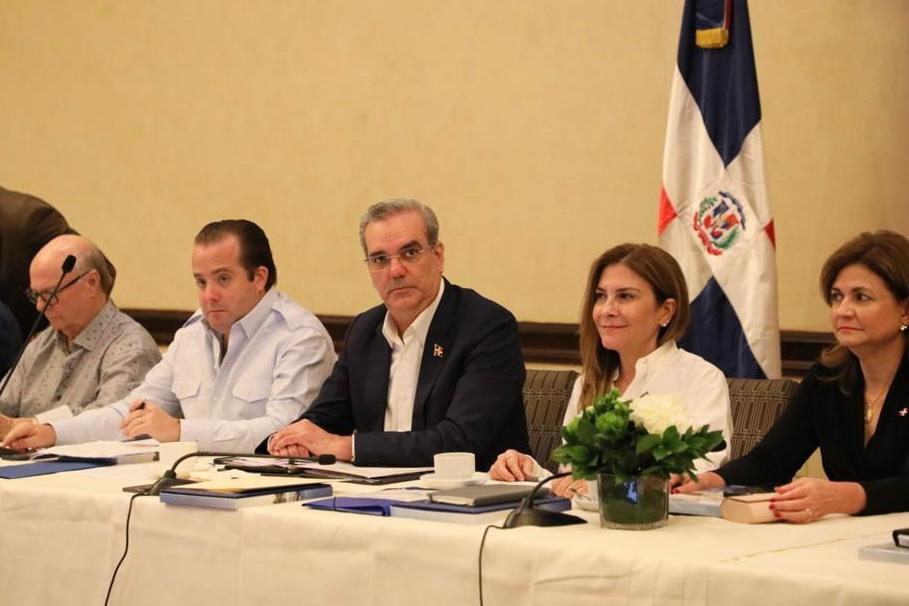 Presidente Abinader encabeza reunión de la dirección ejecutiva del PRM