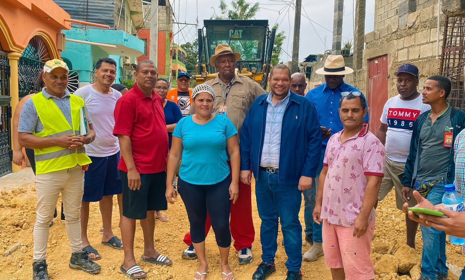 Alcalde Carlos Guzmán velará para que trabajos de acondicionamiento de calles lleguen a todo SDN.
