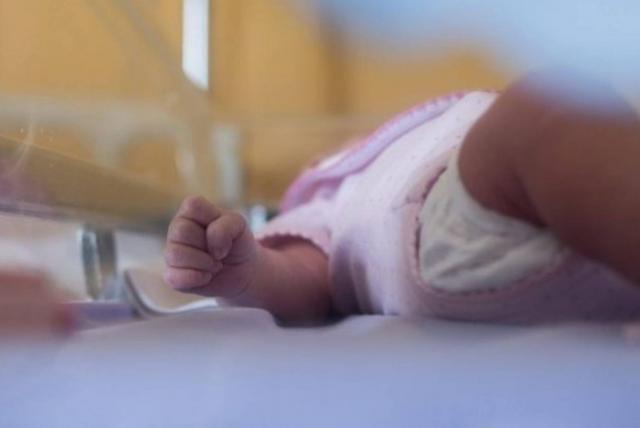 Nace el Primer Bebé del 2025 en el Hospital Materno Infantil San Lorenzo de Los Mina