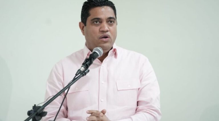 Ministro de Deportes Manifiesta Apoyo a la LIDOM