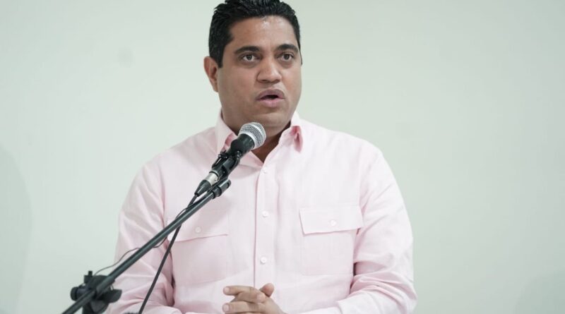 Ministro de Deportes Manifiesta Apoyo a la LIDOM