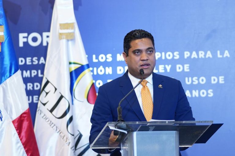 Fedomu organiza foro para socializar Ley de Ordenamiento Territorial.