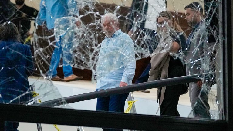 Lula dice que “está probado” que Bolsonaro coordinó los ataques en Brasilia