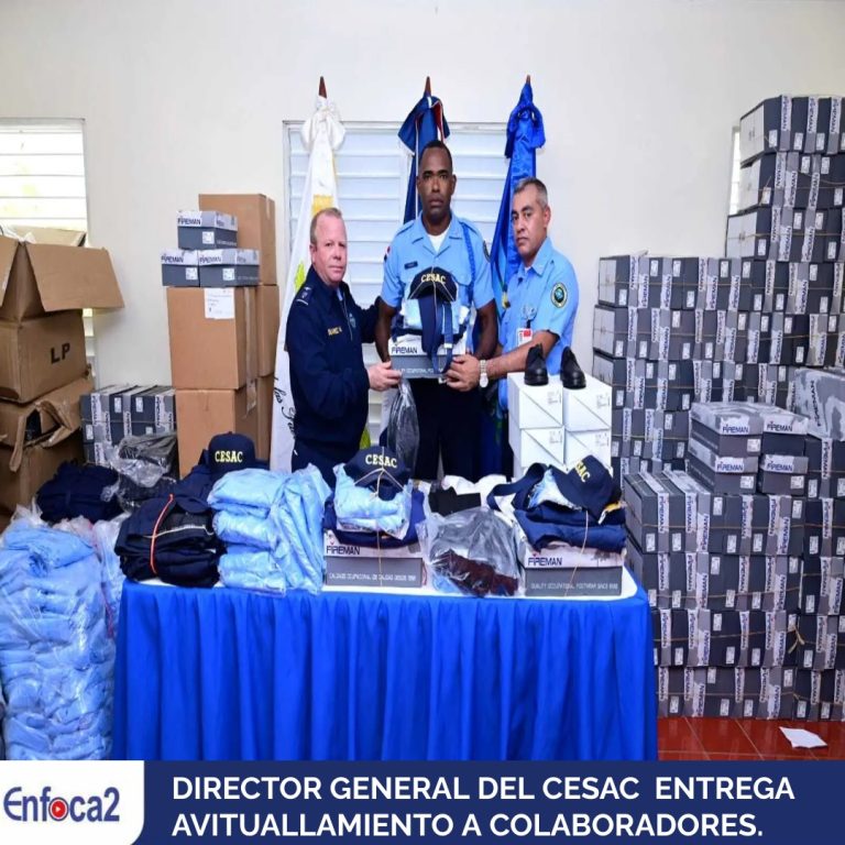 DIRECTOR GENERAL DEL CESAC  ENTREGA  AVITUALLAMIENTO A COLABORADORES. 