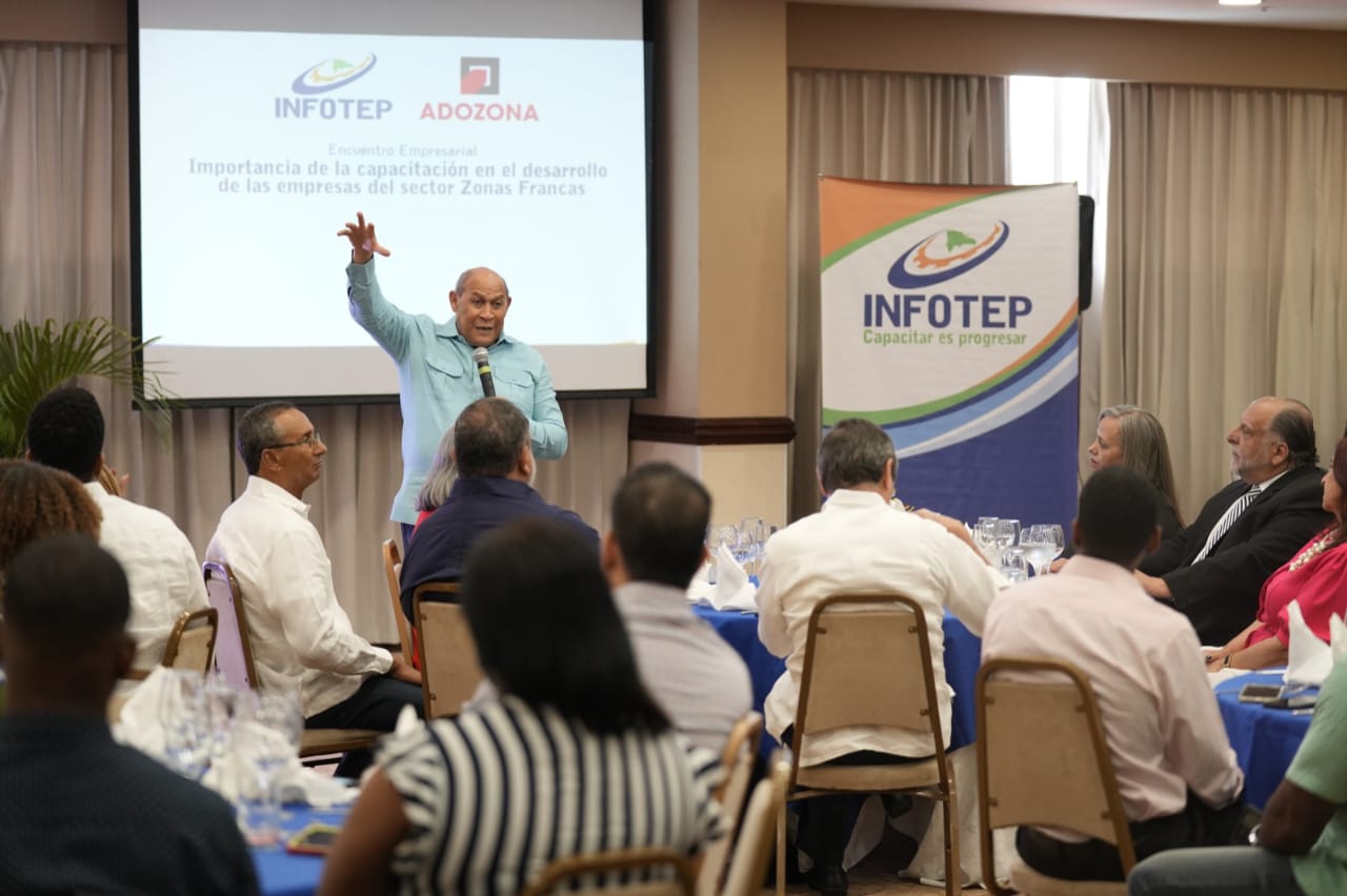 Empresarios de Zonas Francas se reúnen con INFOTEP para evaluar necesidades de formación en el sector.