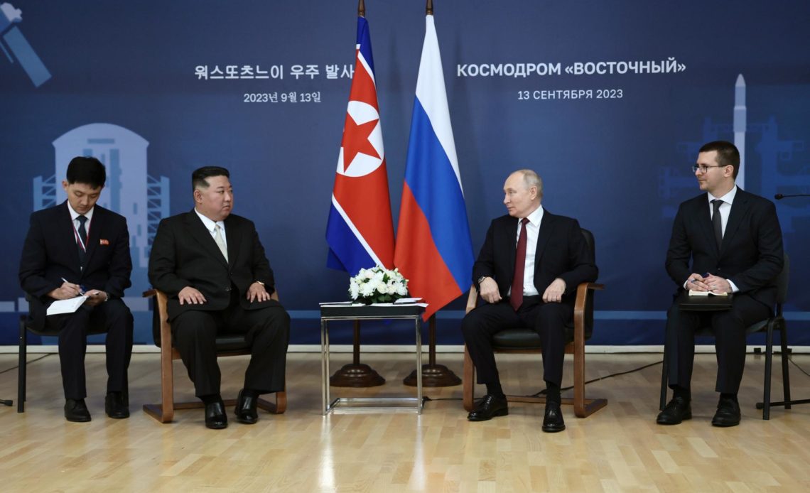 EE.UU., Corea del Sur y Japón advierten a Putin y a Kim sobre cualquier intercambio de armas