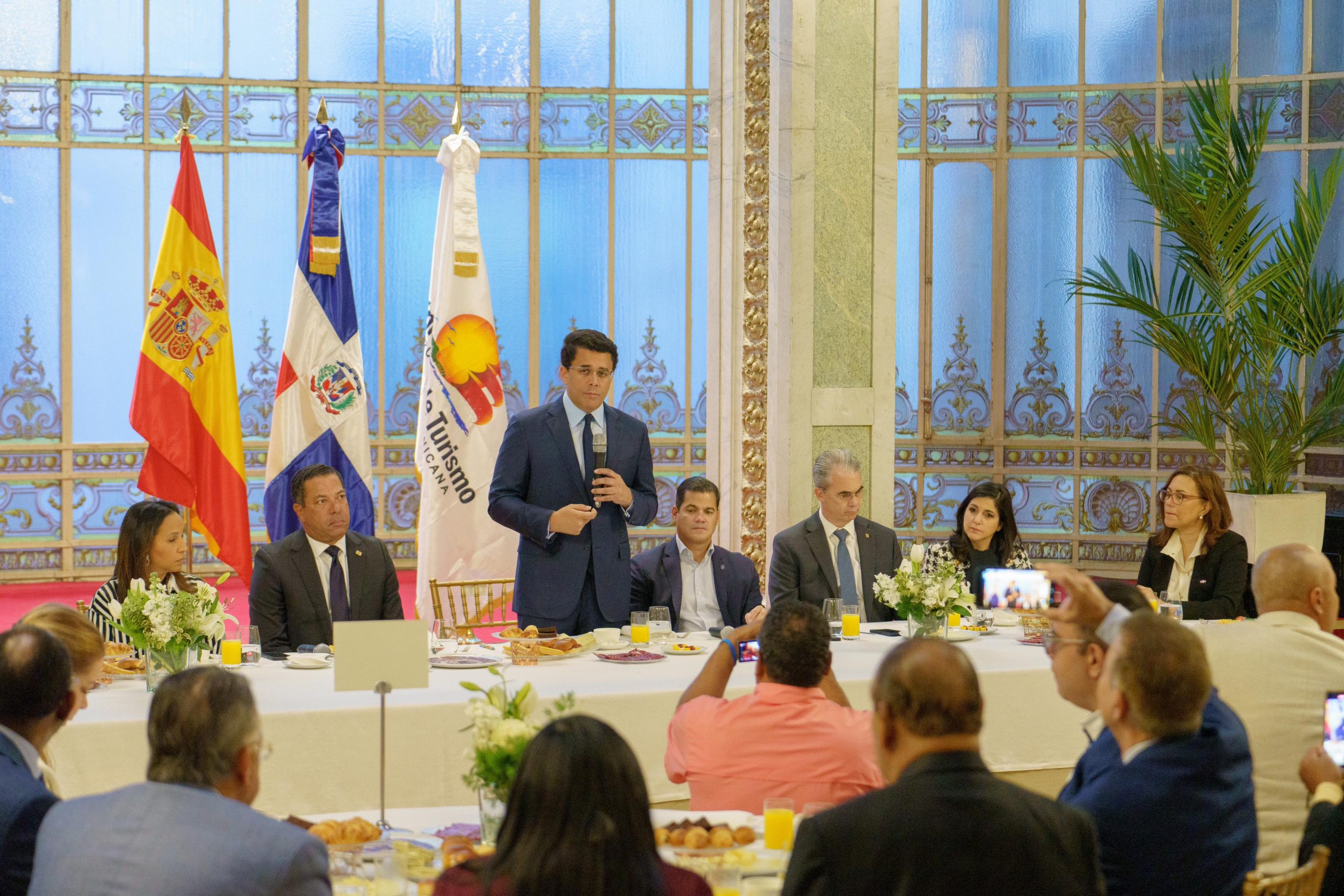 REPÚBLICA DOMINICANA CIERRA INVERSIONES POR VALOR DE MÁS 3.500  MILLONES DE DÓLARES Y 9.000 NUEVAS HABITACIONES EN FITUR