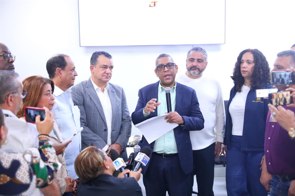 JCE inicia proceso de clonado de los equipos EDET que se usarán en las elecciones municipales