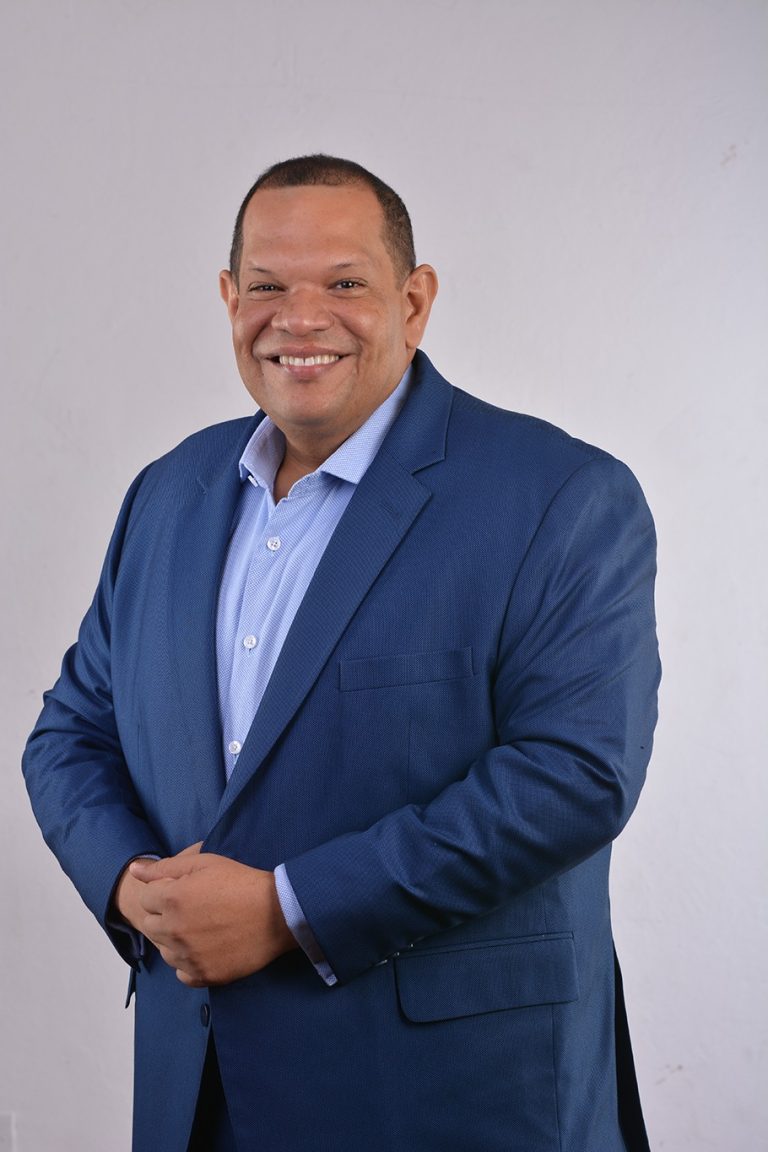 Encuesta revela que Carlos Guzmán ganaría elecciones municipales con 54.5 % frente a un 37.5 % de Betty Gerónimo