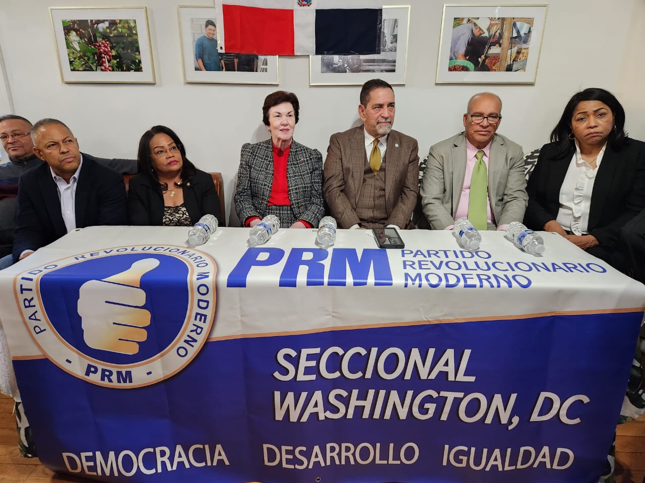 PRM inaugura local del Comando de Campaña en Washington y juramenta nuevos miembros.