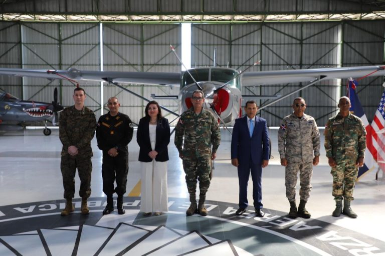 El Gobierno de los EE. UU. dona aeronave al Ministerio de Defensa de RD para combate del narcotráfico.