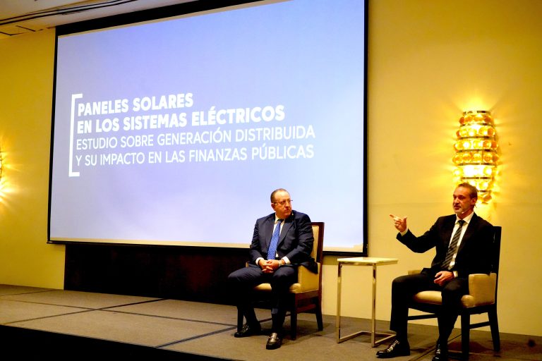 Estudio plantea que se requiere ajustar normativas para impulsar la generación con paneles solares de forma estable, confiable y equitativa