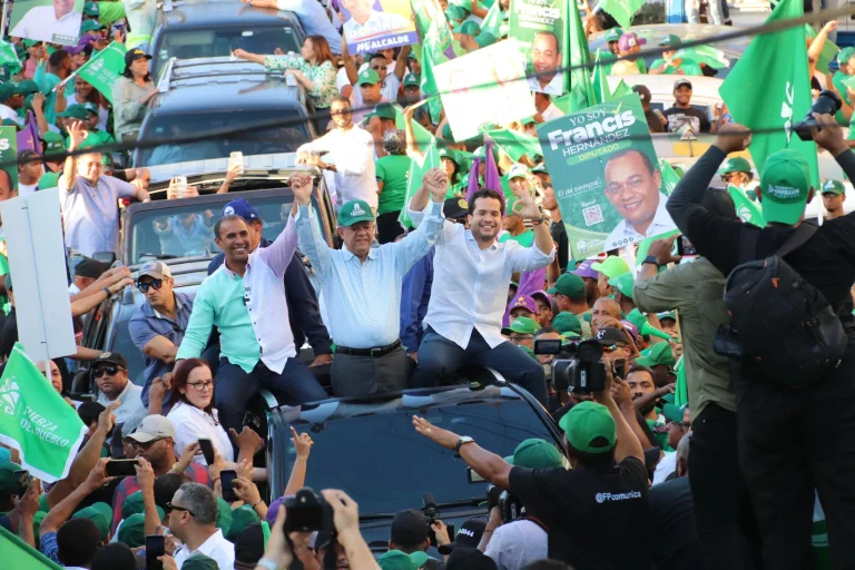 Leonel afirma que el próximo domingo, Domingo Contreras será alcalde del DN