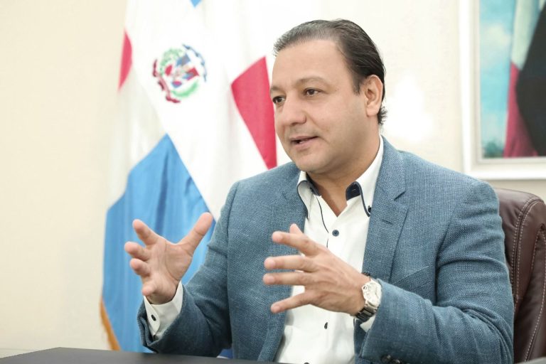 Abel: "Cuando usted no vota, está dejando que un 'pica pollo' y 2,000 pesos decidan sus próximos 4 años".