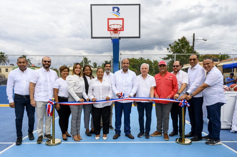 Banreservas Entrega Cancha En San Luis