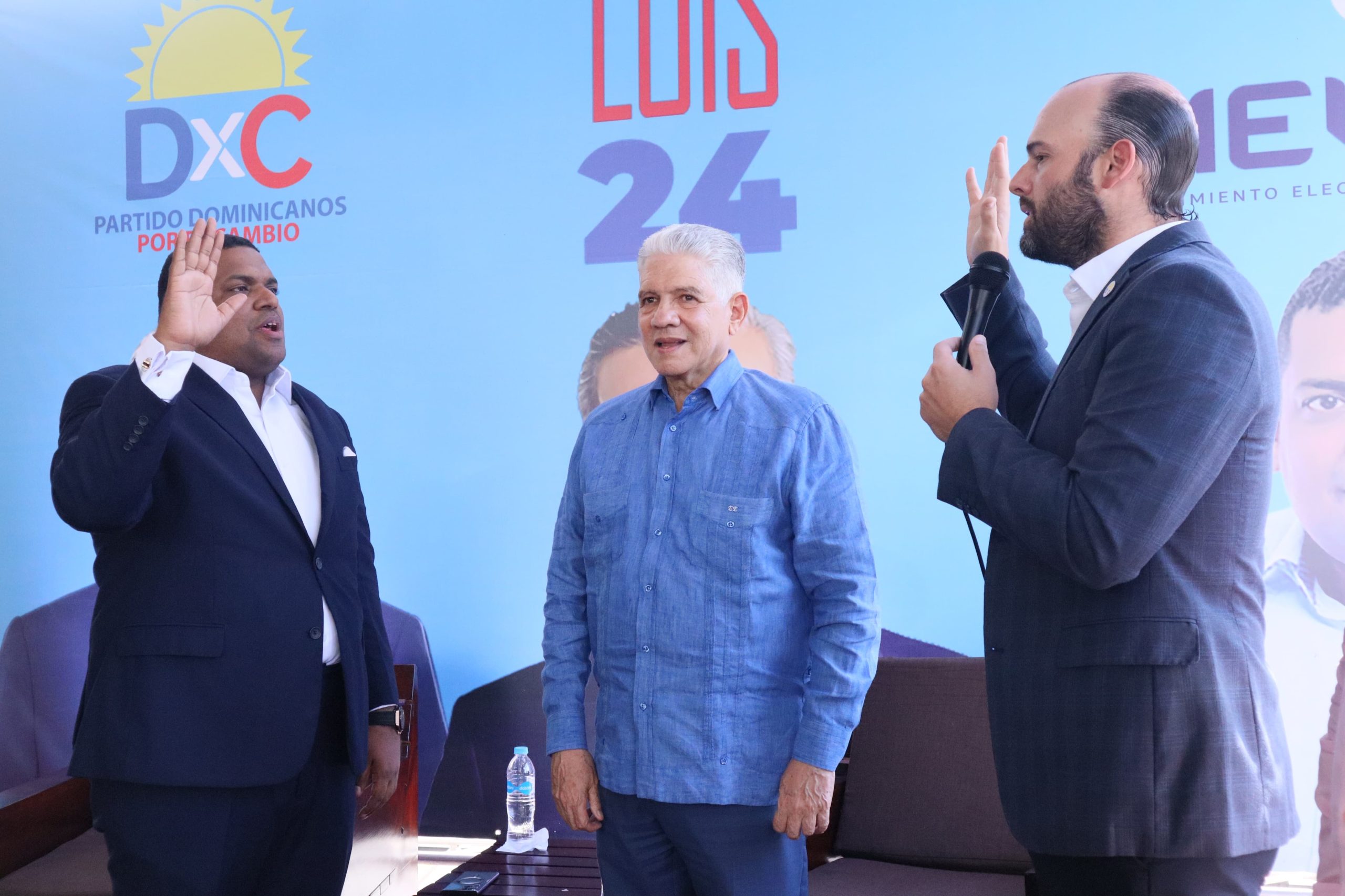 Eduardo Estrella: "El objetivo es triunfo en primera vuelta con 70%".