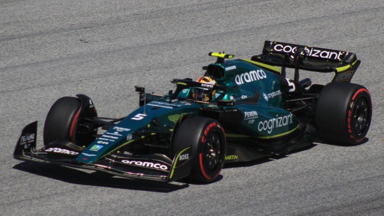 Aston Martin Toma inspiración de Red Bull para desarrollar el ‘efecto DRS’