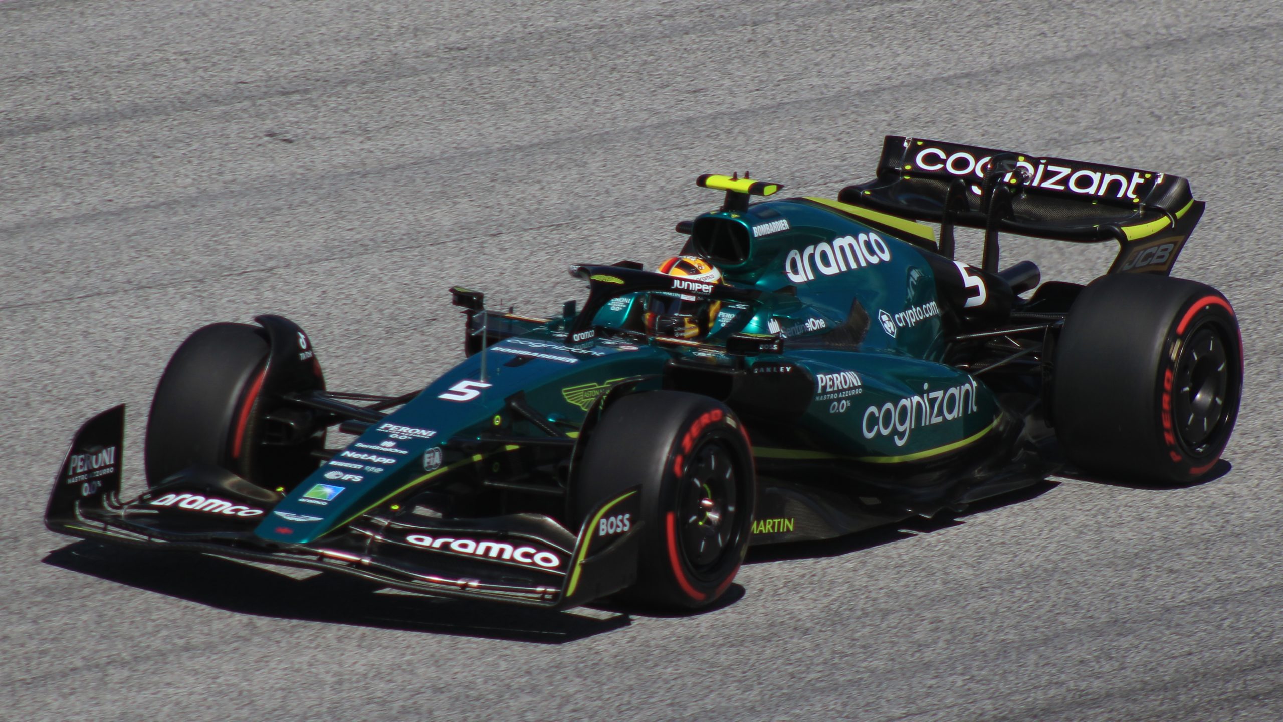 Aston Martin Toma inspiración de Red Bull para desarrollar el ‘efecto DRS’