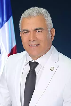 Senador Ocoa Se Va De Fuerza del Pueblo