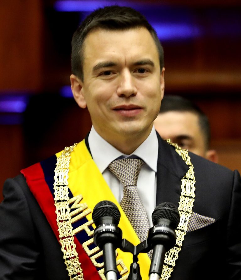 Daniel Noboa crea en secreto una base de perfiles genéticos de delincuentes en Ecuador