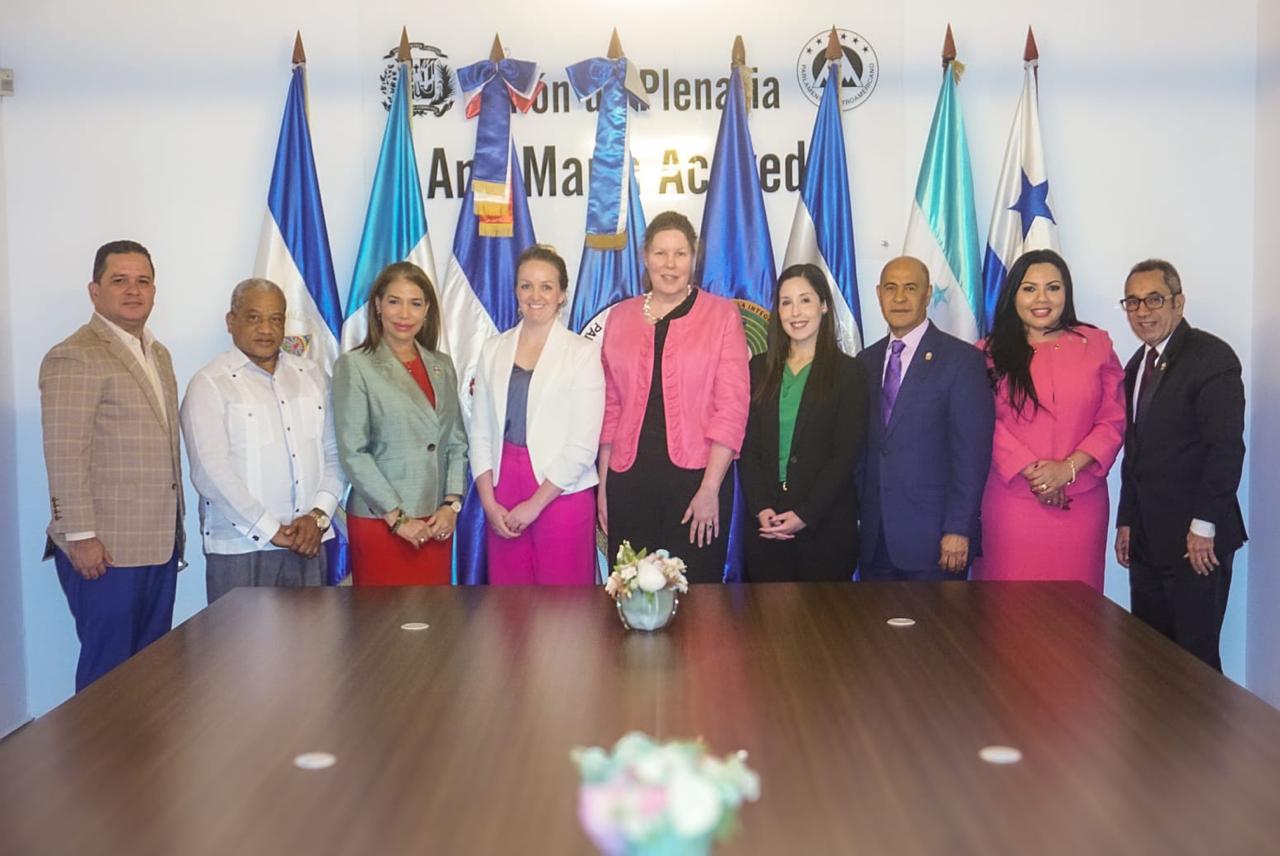 PARLACEN y Delegación de la Embajada de Estados Unidos en RD tratan temas bilaterales